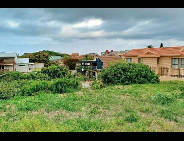 LAND FOR SALE IN HERSHAM